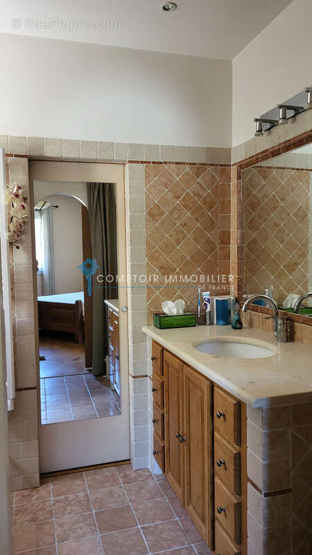 DPT GARD (30), à vendre, UZES proche, maison individuelle type 7, 203m2 habitables, 5 chambres, piscine, garag - photo 16