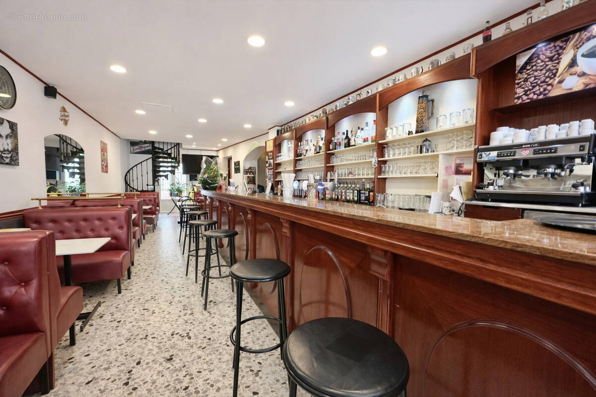 Commerce à PONT-SAINT-ESPRIT