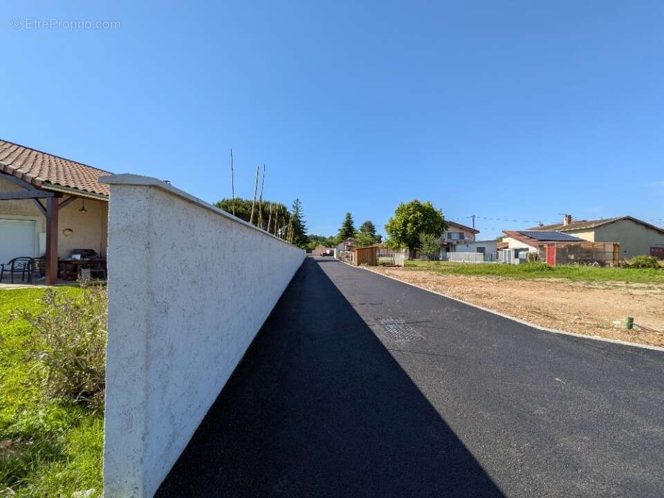 Terrain 400 m² à Saint-Maurice-De-Gourdans  - photo 4