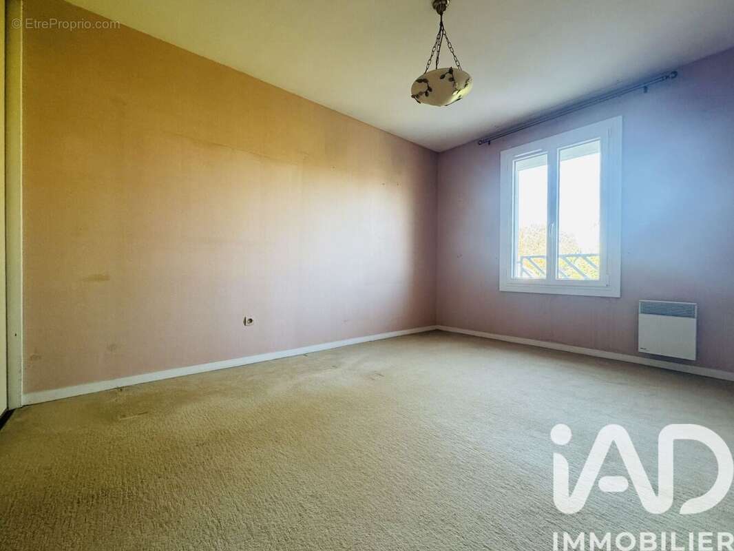 Maison 92 m² à Espalais  - photo 6