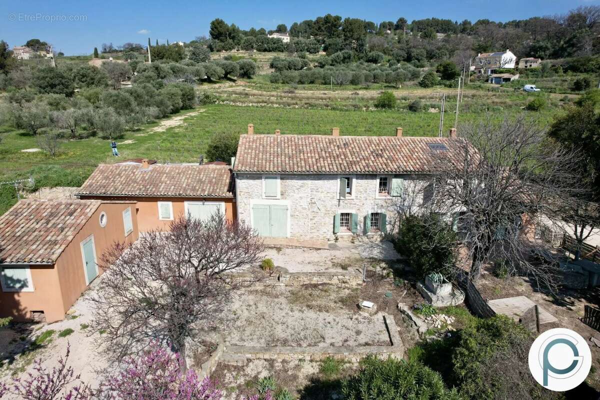 Appartement à LE CASTELLET