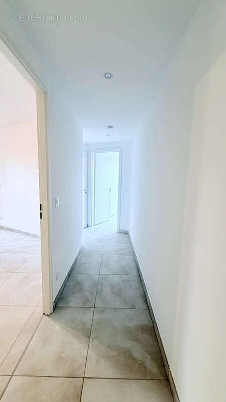 Appartement à VIC-LA-GARDIOLE