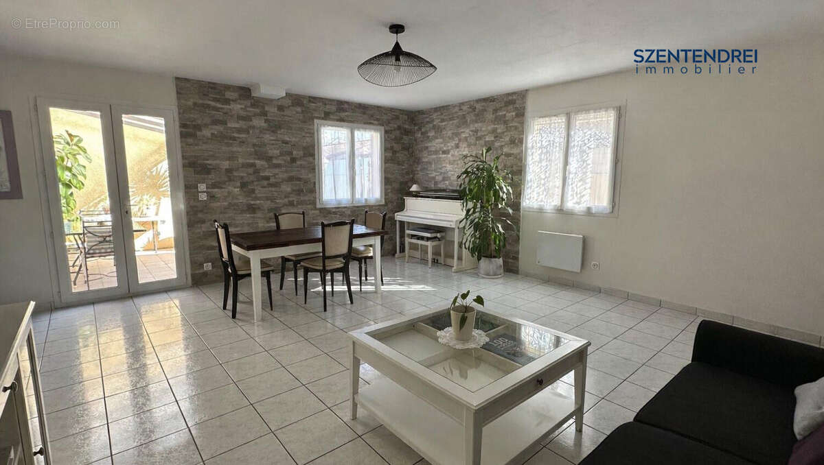 À vendre maison T5 Lunel Nord avec piscine et garage - Maison à LUNEL