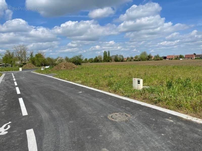 Terrain à VILLENEUVE-LES-BOULOC