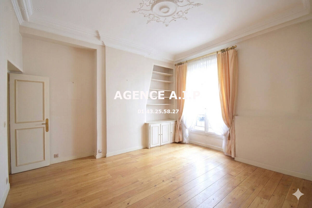 Appartement à PARIS-10E