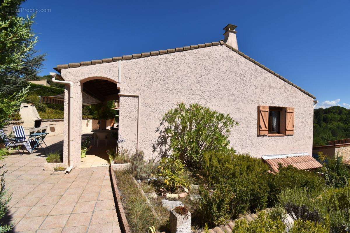 A vendre, Aiglun (04) – Maison individuelle 6 pièces, 5 chambres, jardin, terrasse et garage de 30 m² - photo 26