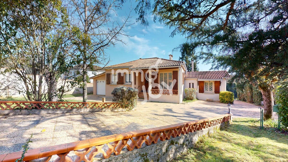 Maison à BEAUZELLE