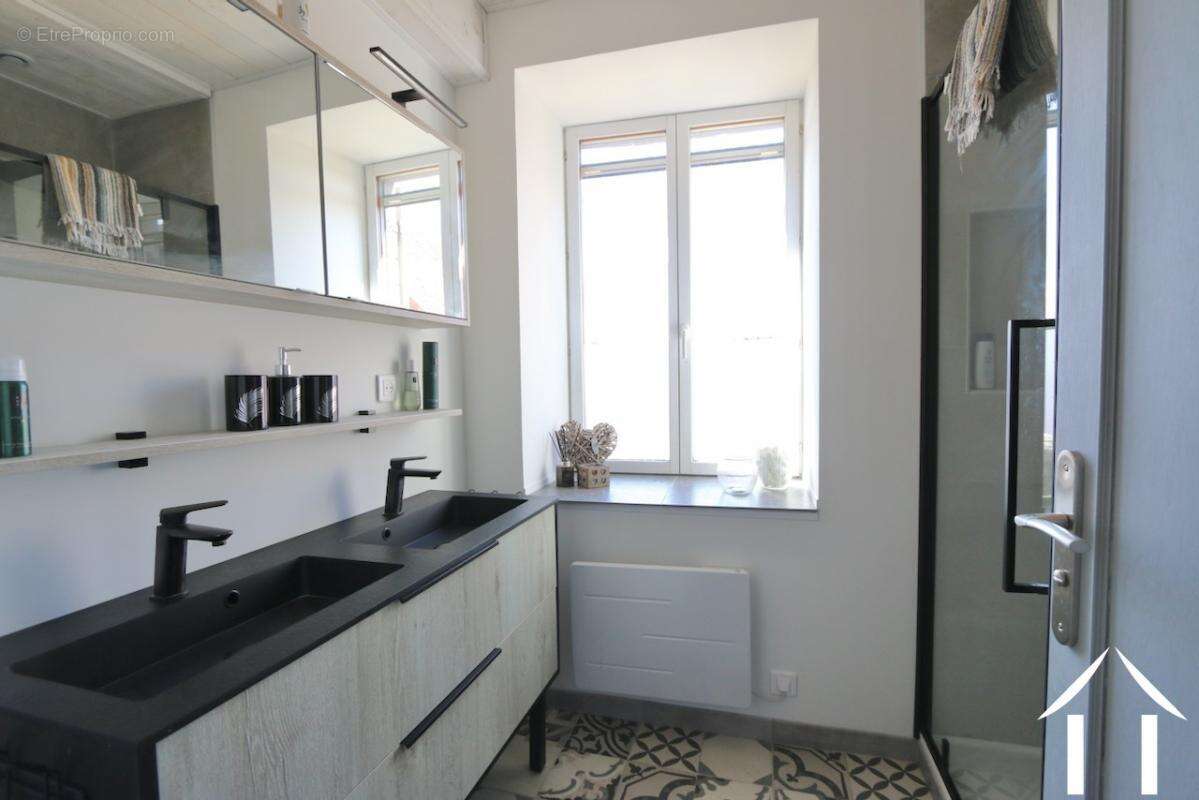 Maison à SAINT-GERVAIS-SUR-COUCHES