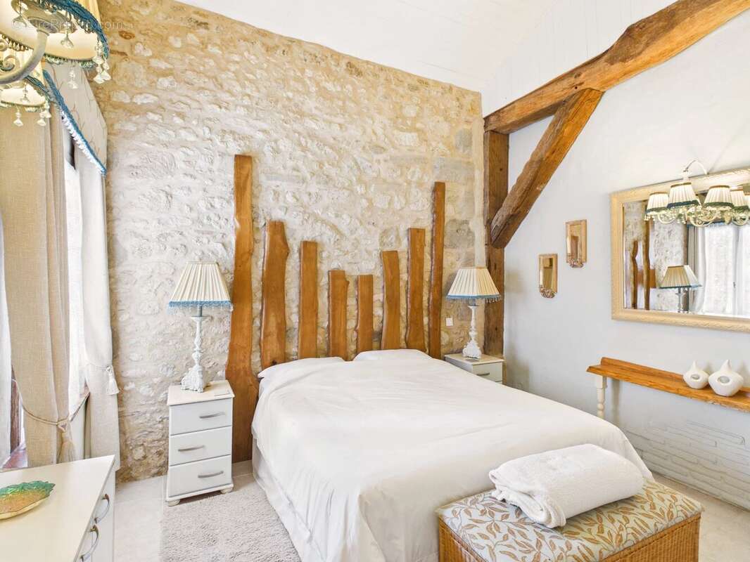 Maison à MONTIGNAC-DE-LAUZUN