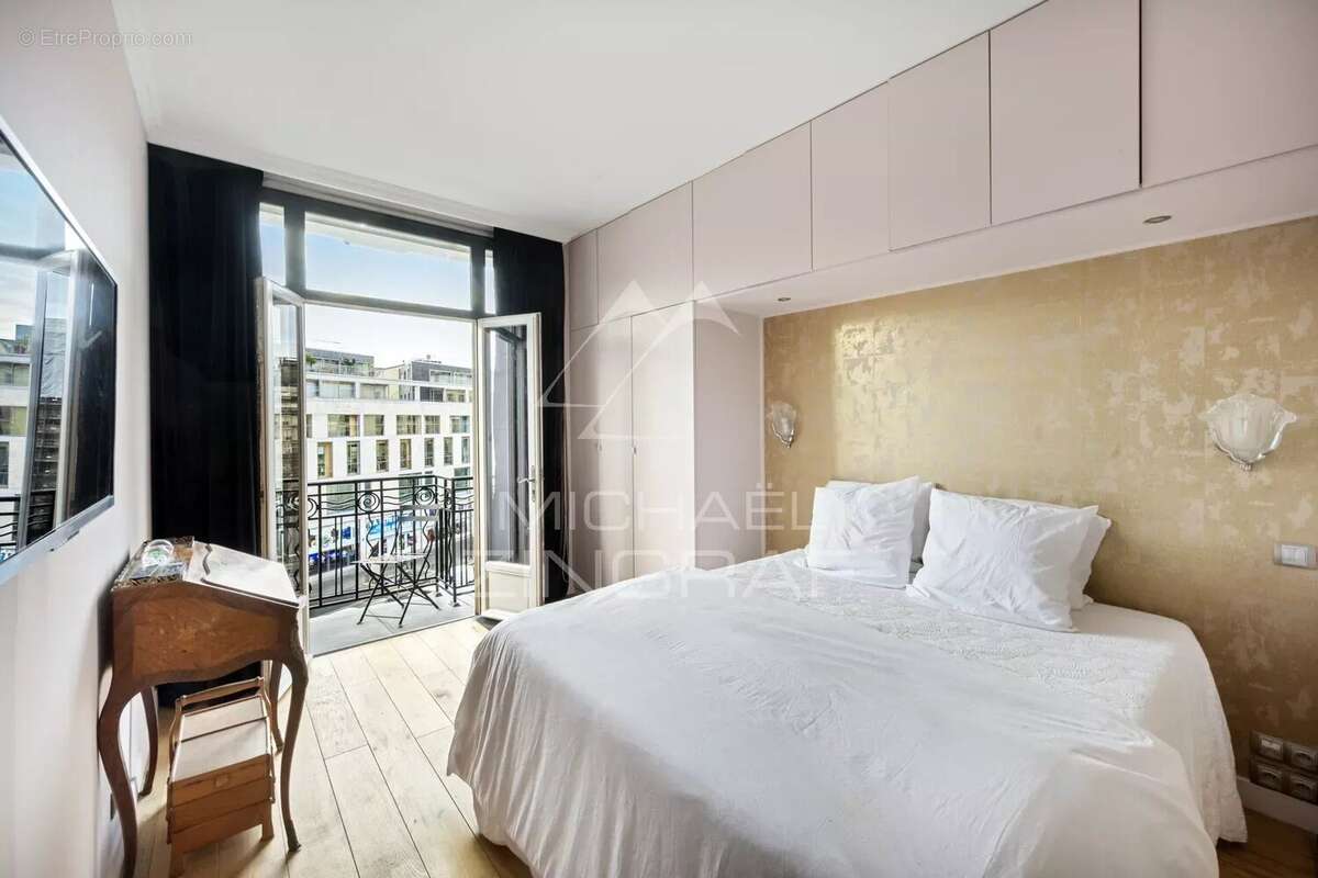 Appartement à PARIS-9E