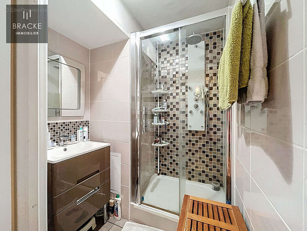 Appartement à COURBEVOIE