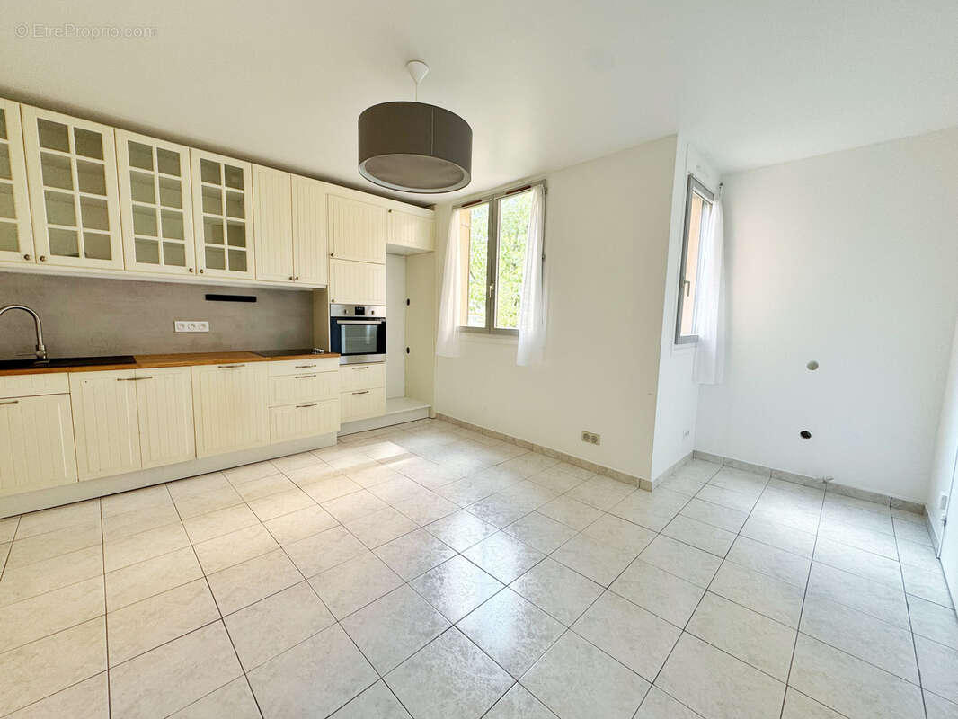 Appartement à SAINT-GENIS-LAVAL