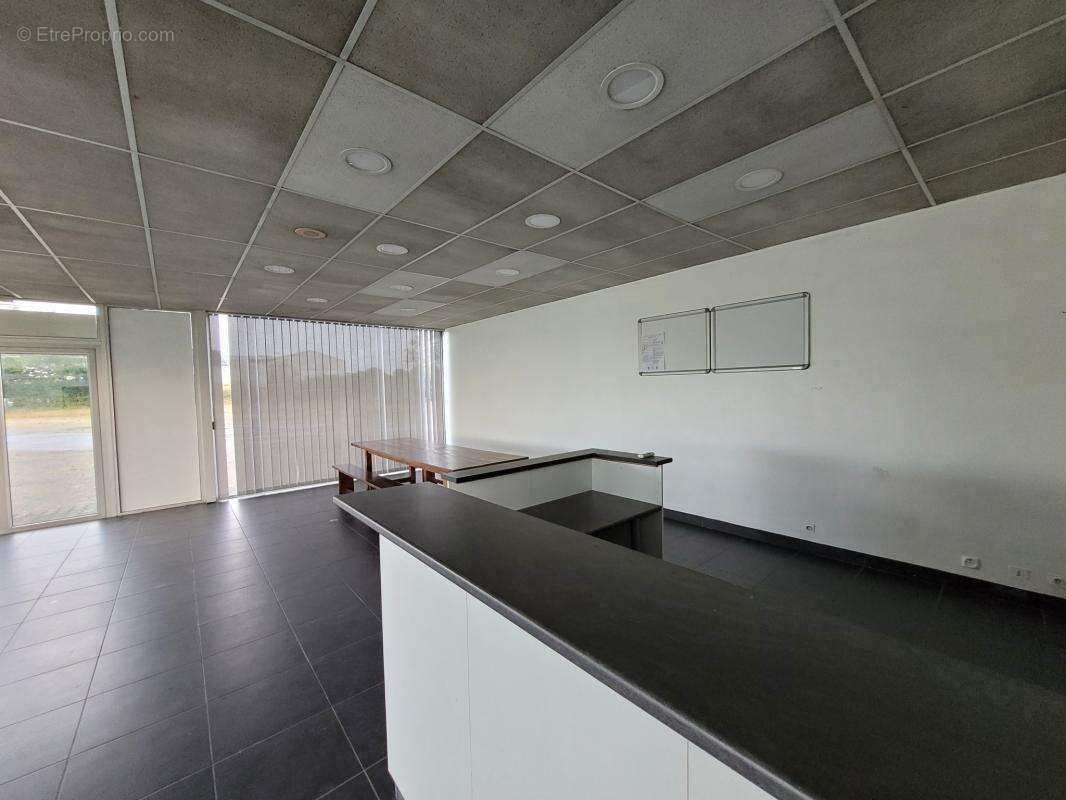 Propriété bâtie composée d'une habitation principale et de d - photo 3
