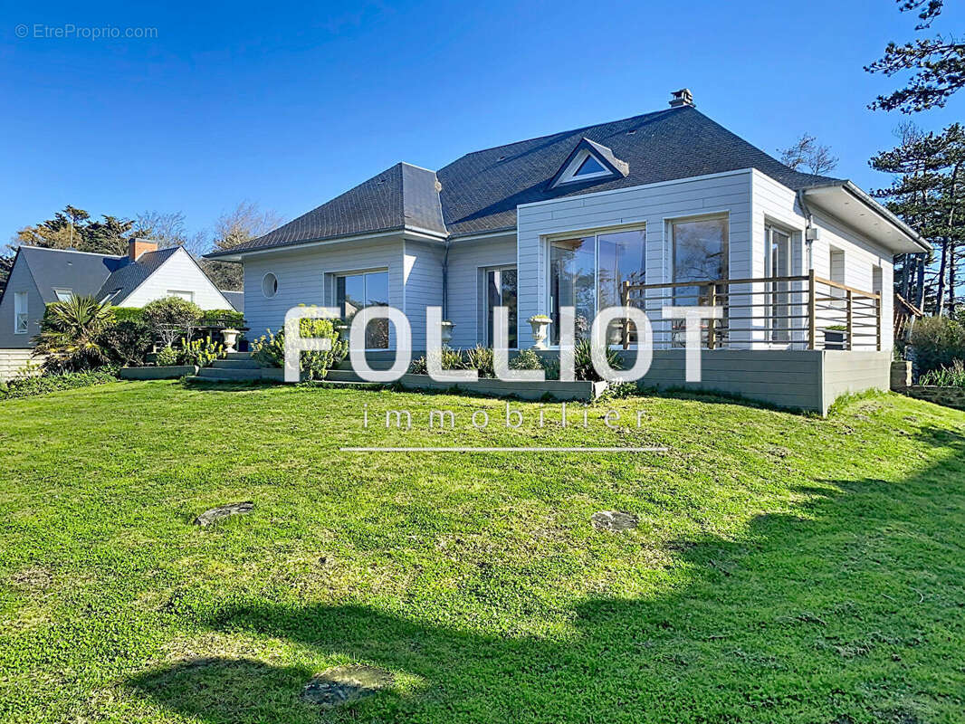 Maison à AGON-COUTAINVILLE