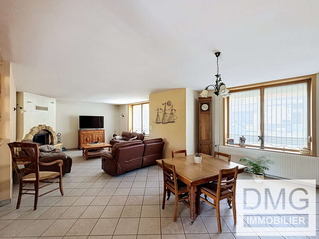 Maison 211 m² à Saint-Sylvestre-Cappel  - photo 2