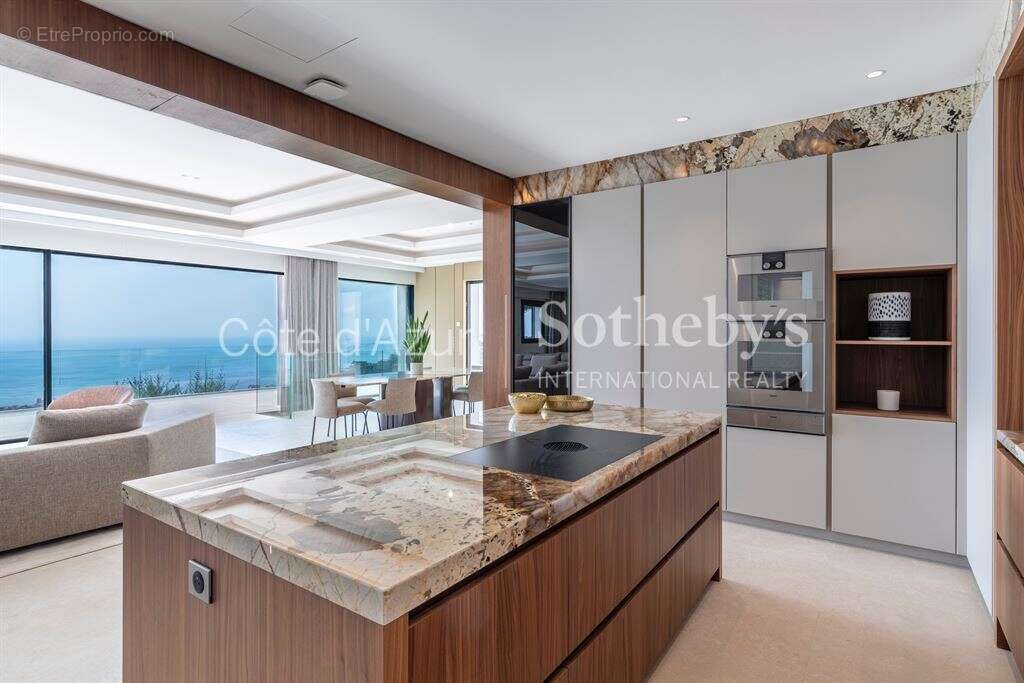 Villa contemporaine de 256 m² avec vue panoramique sur Monaco, piscine et cinq suites - photo 12