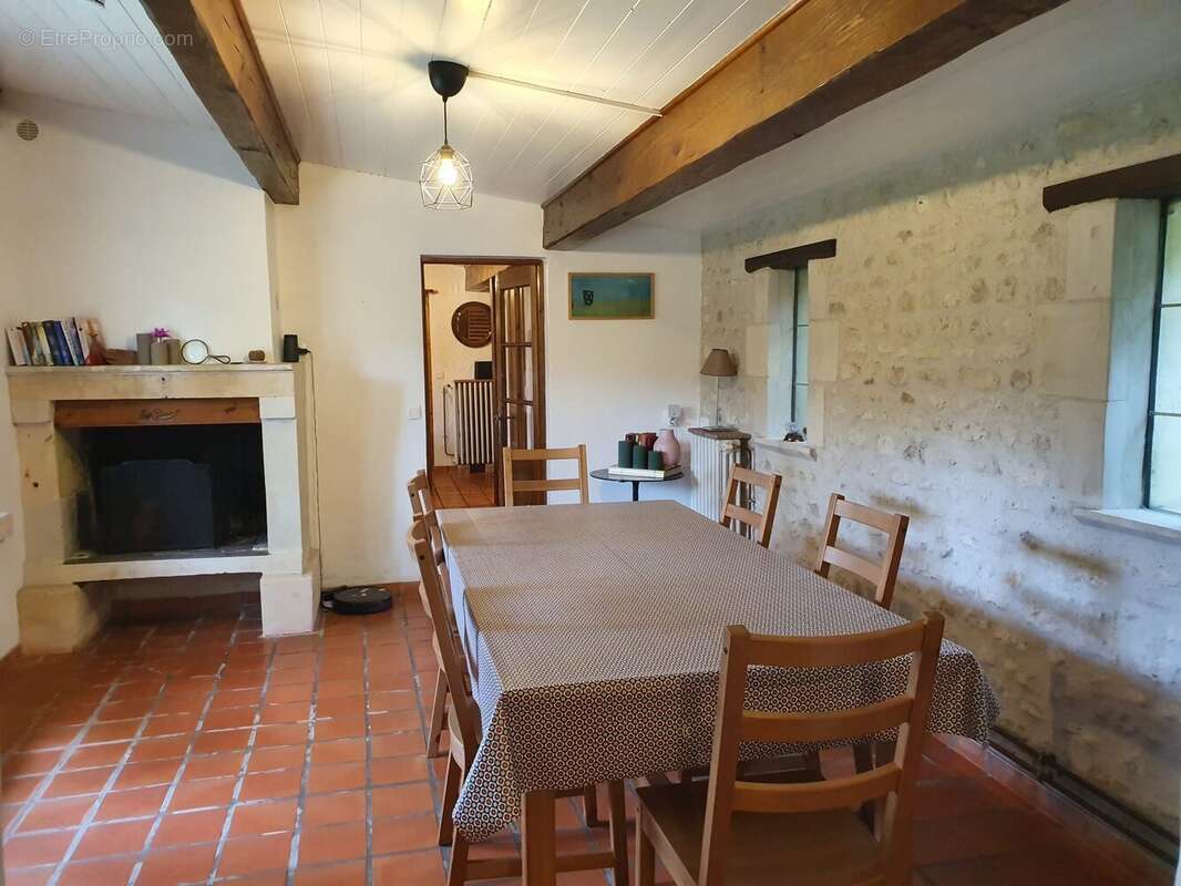 Maison 100 m² à Barzan  - photo 6
