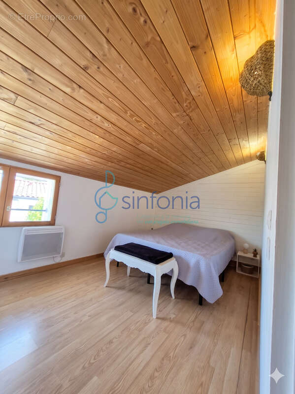 Opportunité rare - villa bio-climatique ossature bois -  171 m2 (3 logements) - dpe a & autonomie énergétique - photo 18
