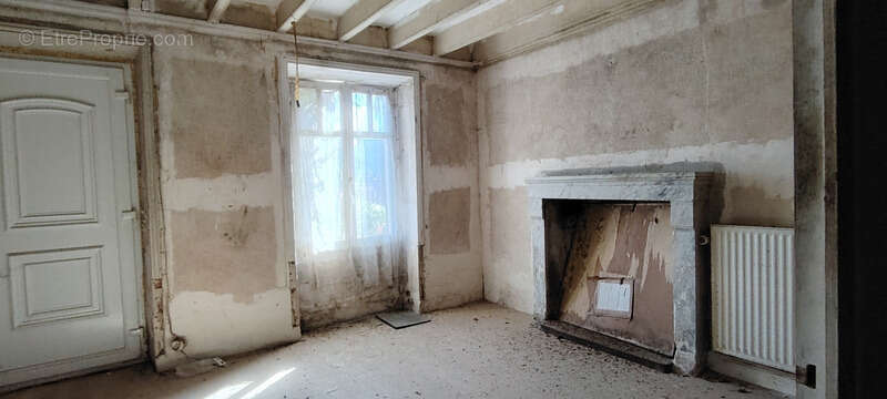 Maison à ASSAIS-LES-JUMEAUX