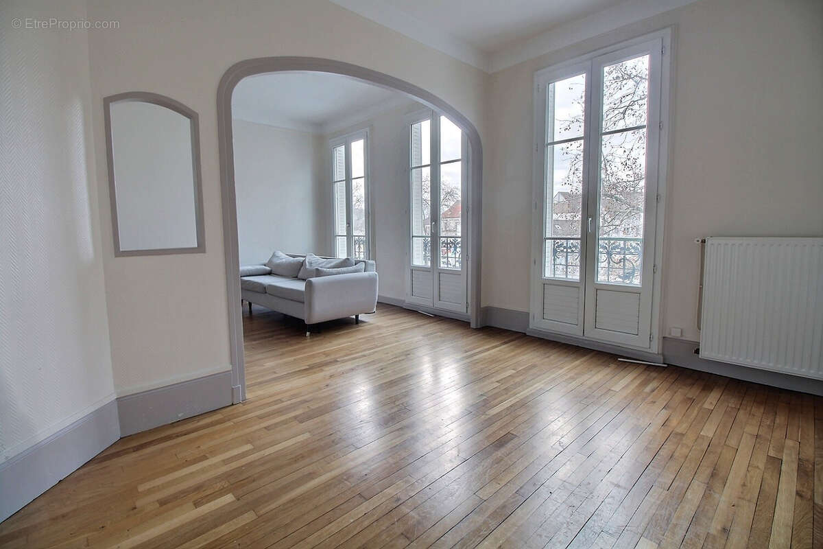 Appartement à COLOMBES