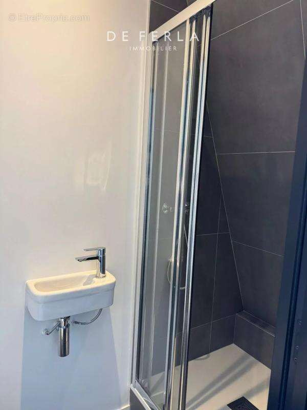 Appartement à PARIS-8E