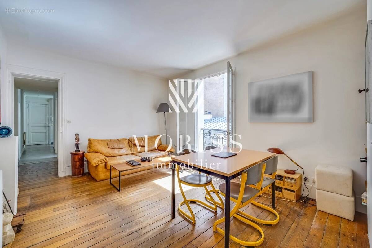 Appartement à PARIS-14E