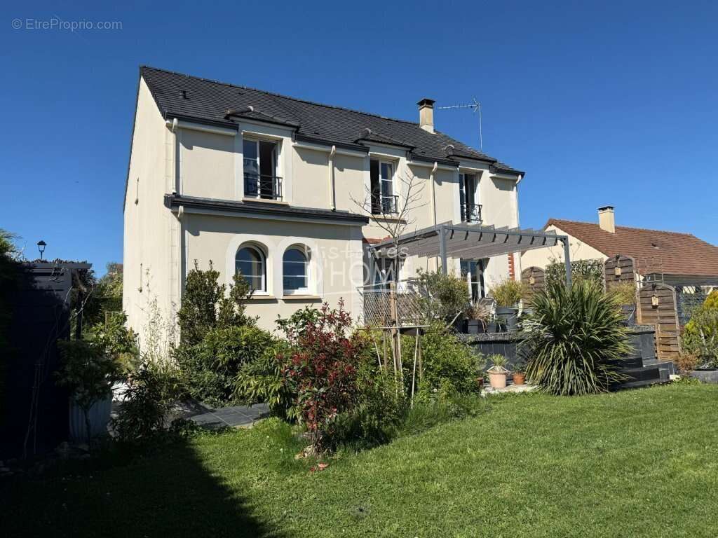 Maison à ROZAY-EN-BRIE