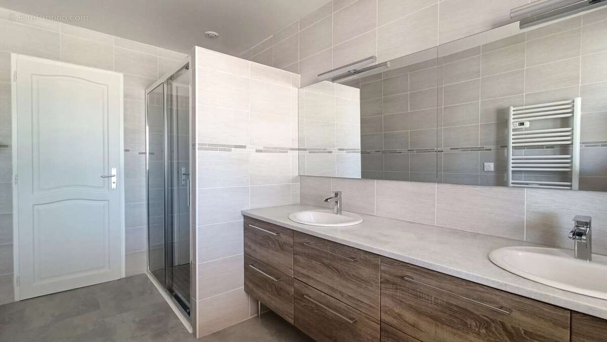 Maison à NEUVILLE-DE-POITOU