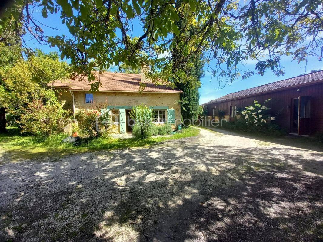 Maison à PRATS-DU-PERIGORD