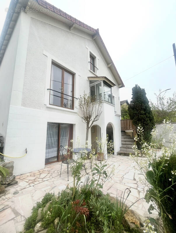 Maison à SARTROUVILLE