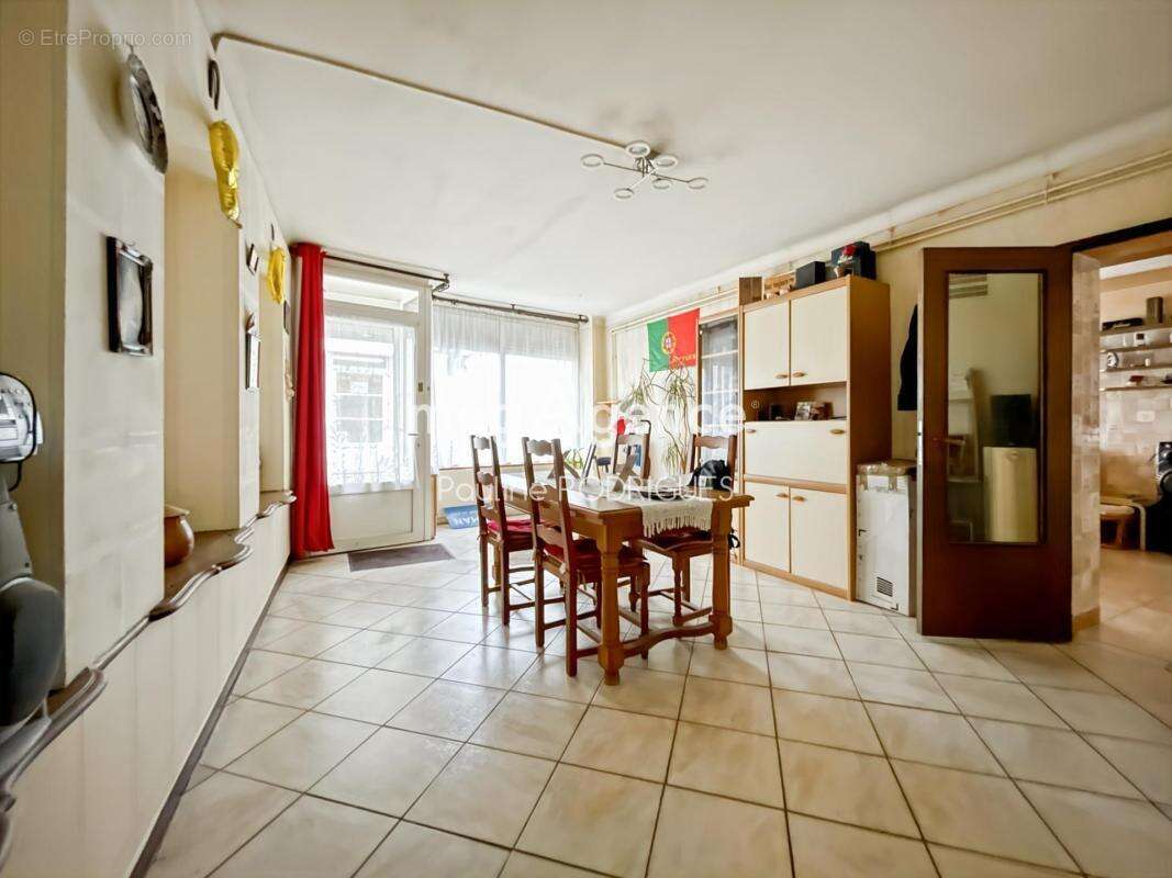 Maison à SAINTE-MAURE-DE-TOURAINE