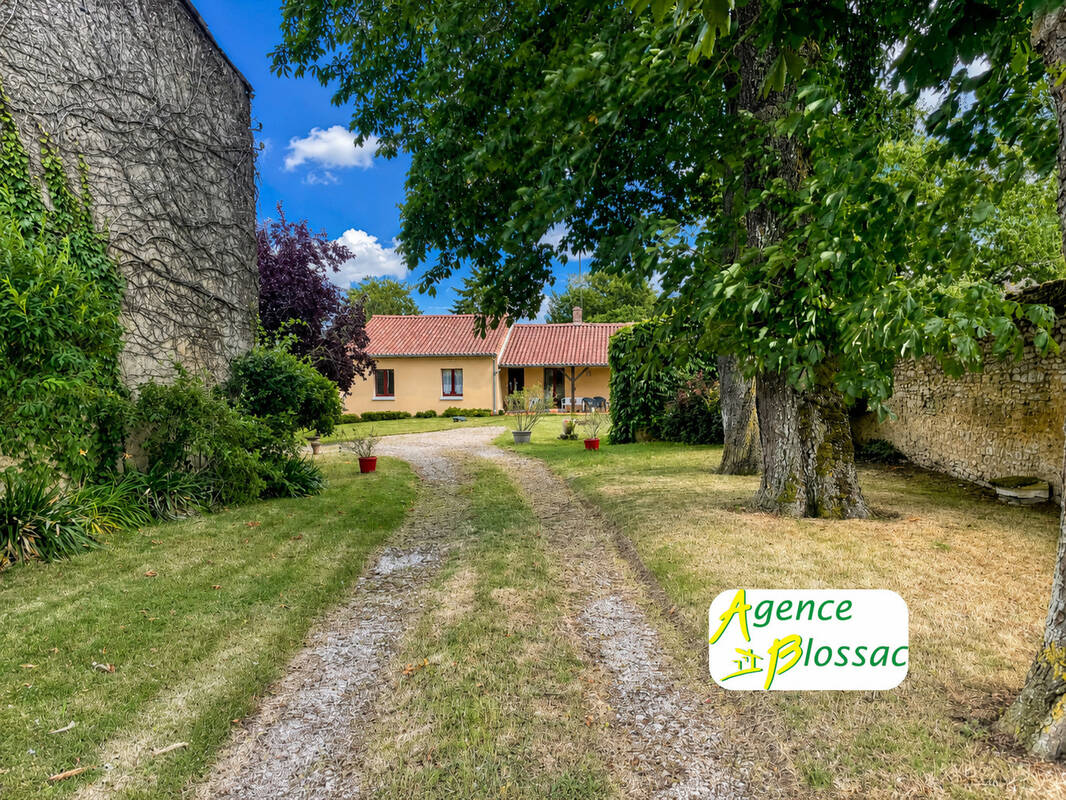 Maison à THENEZAY