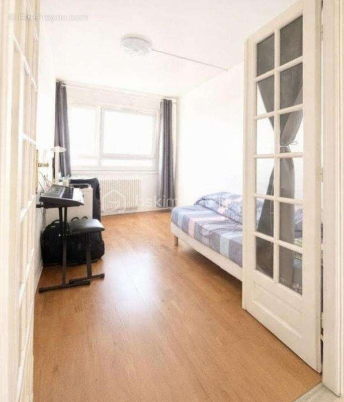 Paris - Au pied du métro - 5000 euros/m2 ! - photo 4