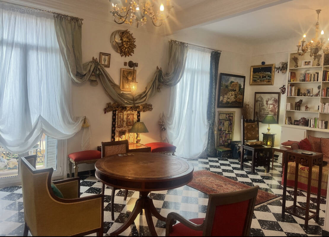 Appartement à MENTON