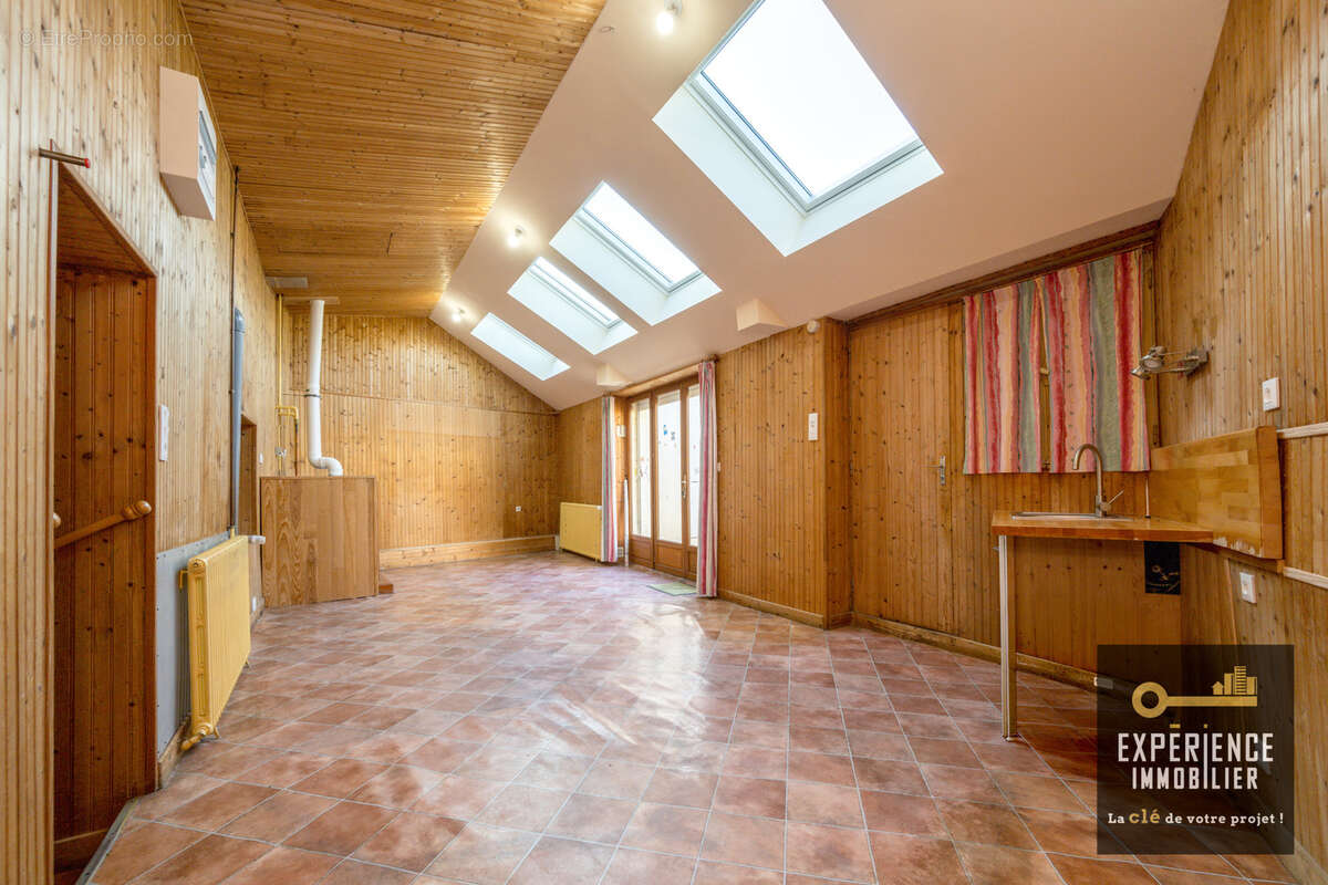 Maison à QUINTIN