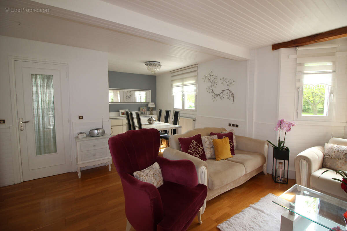 Maison à COMBS-LA-VILLE