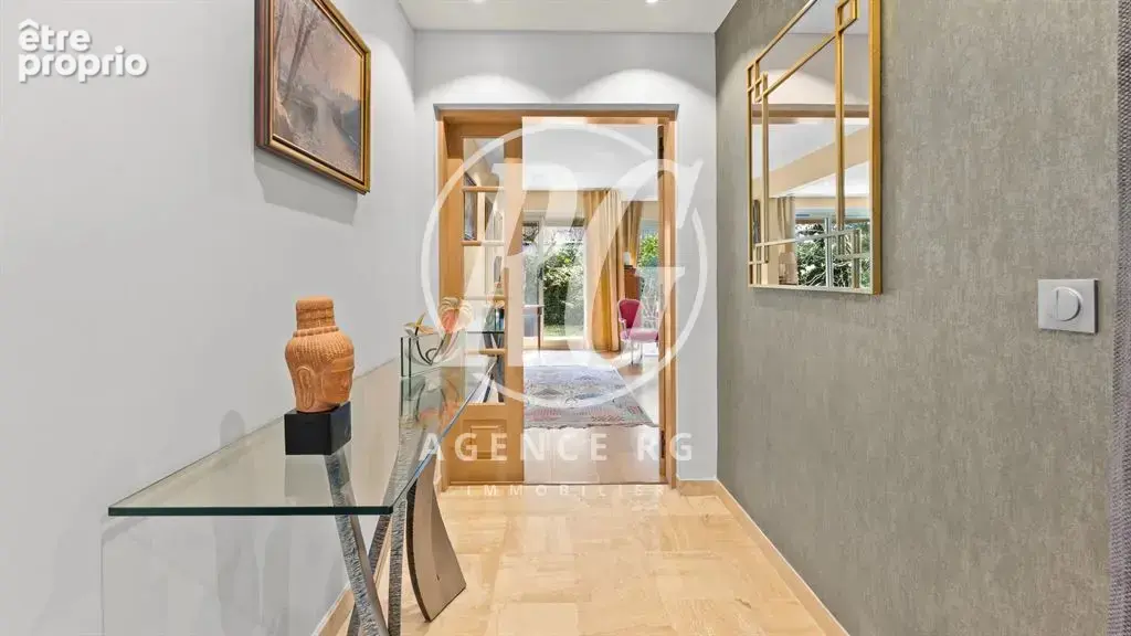 Appartement traversant avec jardin privatif de 500 m² - photo 4