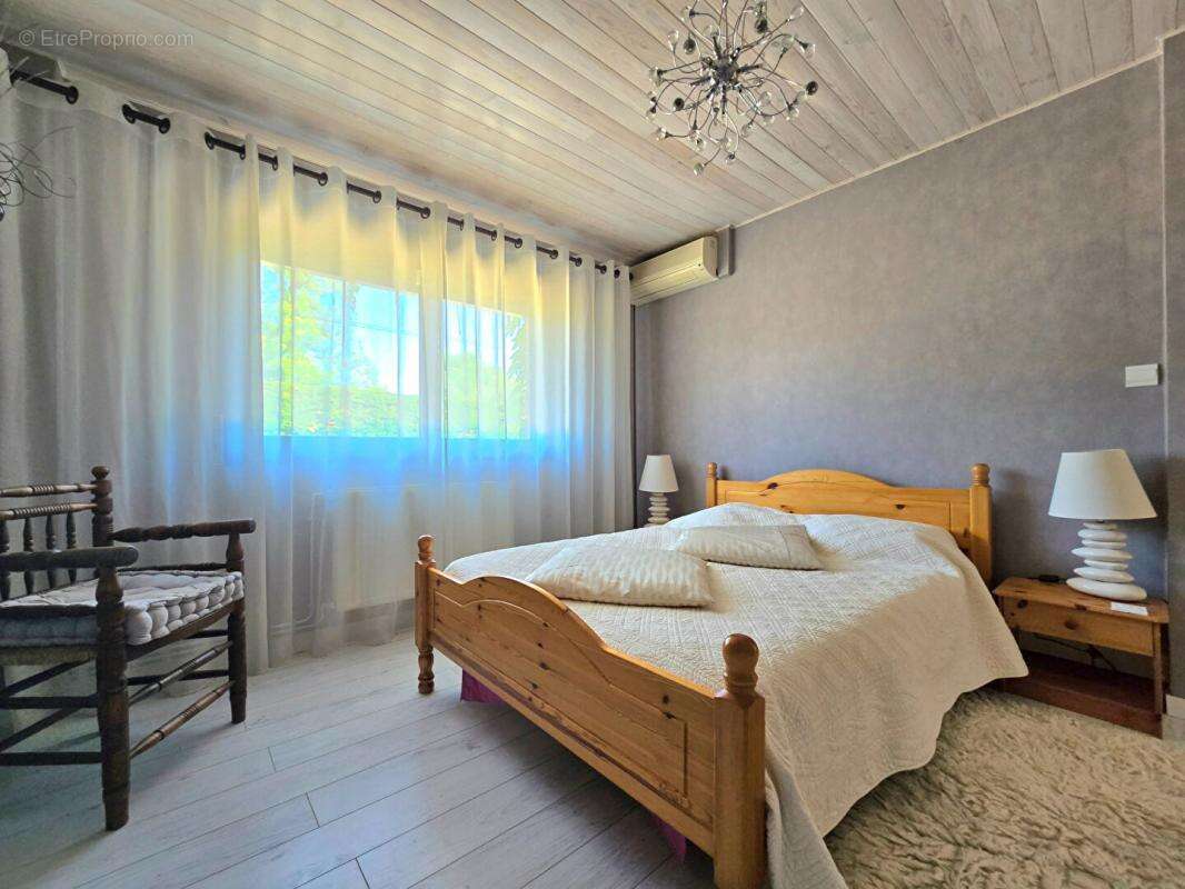 Maison à SAINT-SEURIN-SUR-L&#039;ISLE