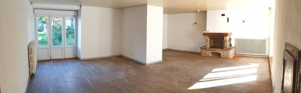 Maison à CONFLANS-SUR-LANTERNE