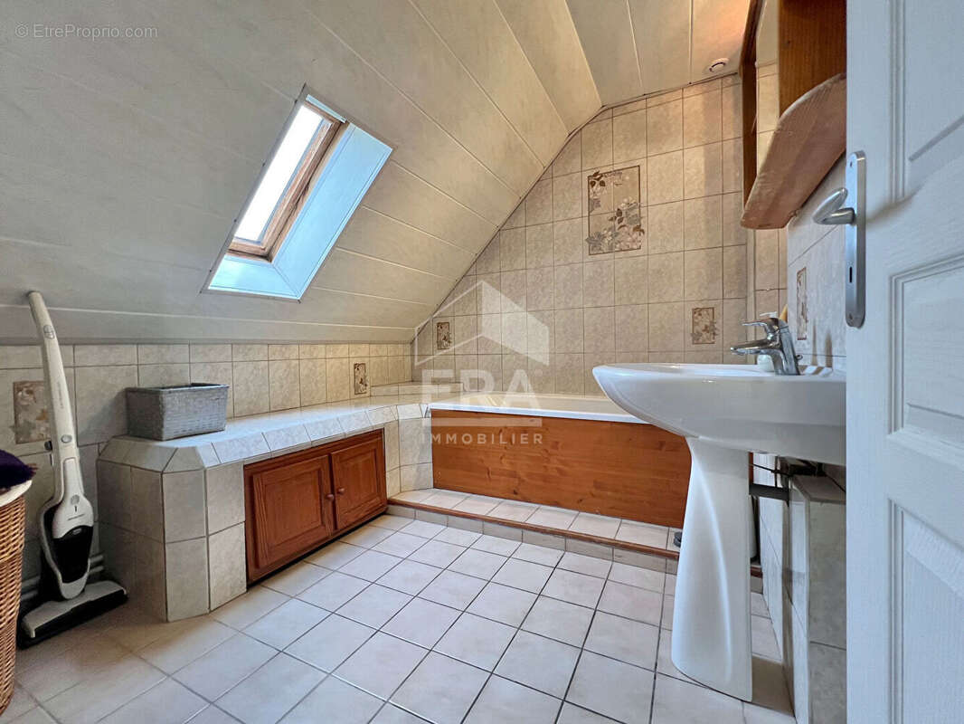 Maison à SAINT-FARGEAU-PONTHIERRY