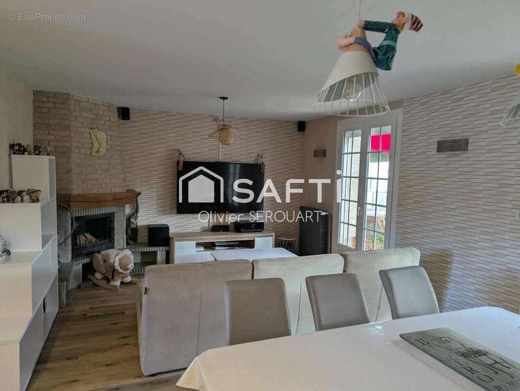 Photo 2 - Maison à SAINT-QUENTIN