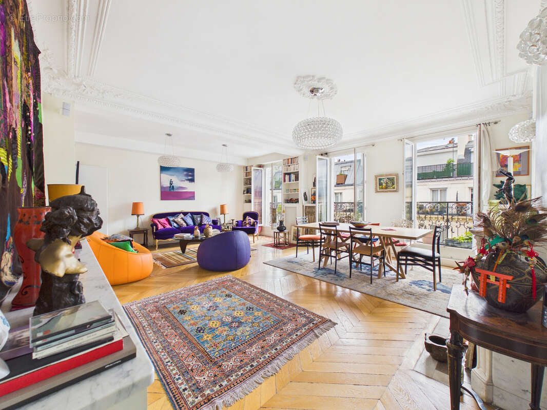 Appartement à PARIS-10E