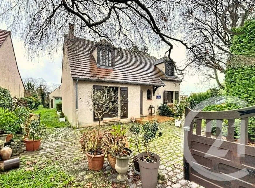 Maison à OZOUER-LE-VOULGIS