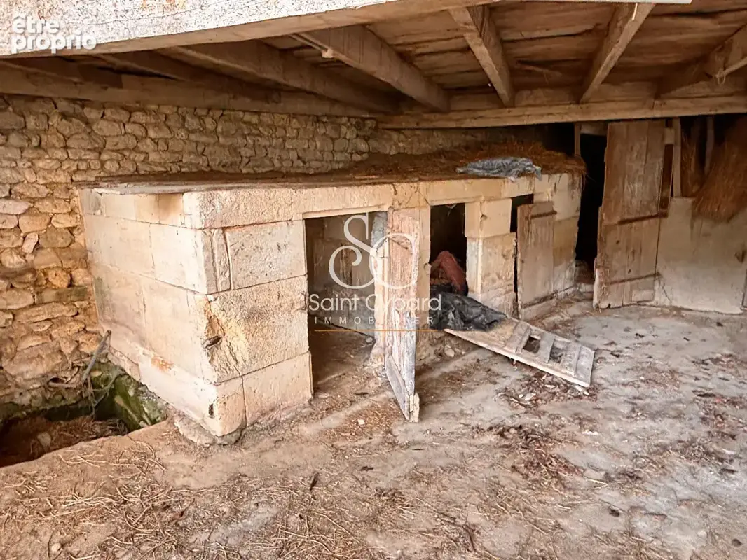 Maison  de caractere à rénover intégralement - photo 12