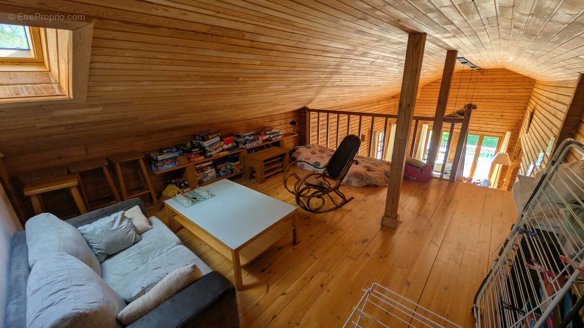 Maison à AUTOIRE