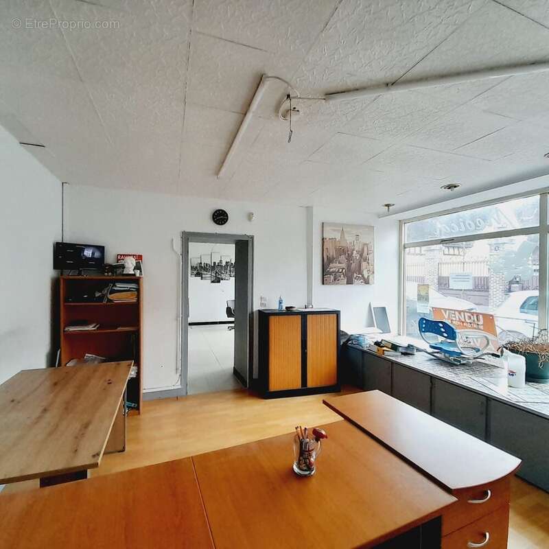 Commerce à VILLENEUVE-SUR-YONNE