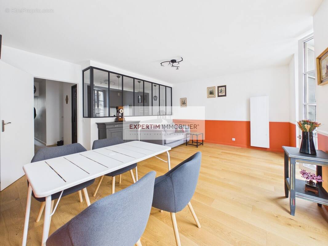 Appartement à VERSAILLES