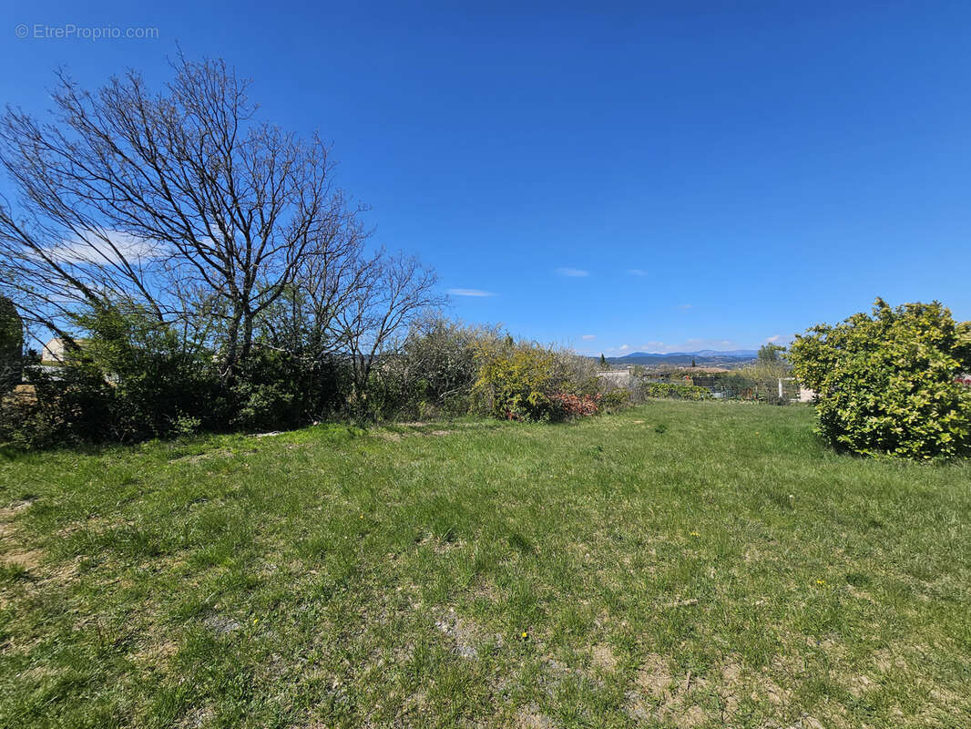 Terrain à SAINT-SERNIN