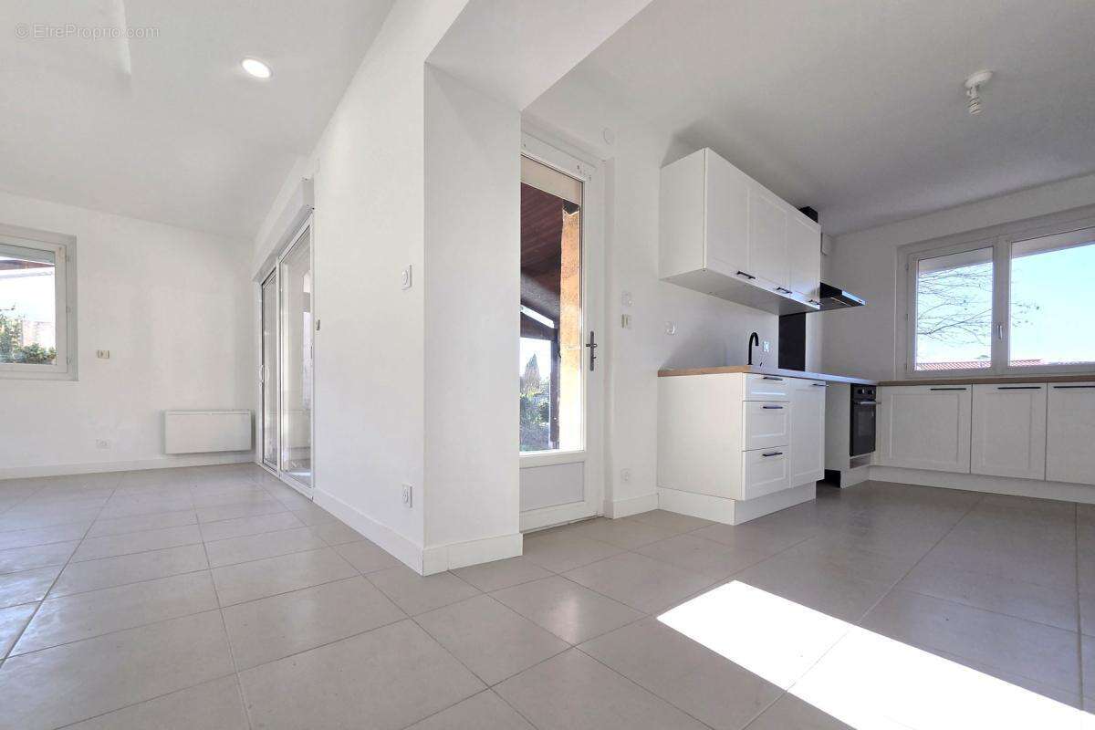 Maison à CASTELGINEST