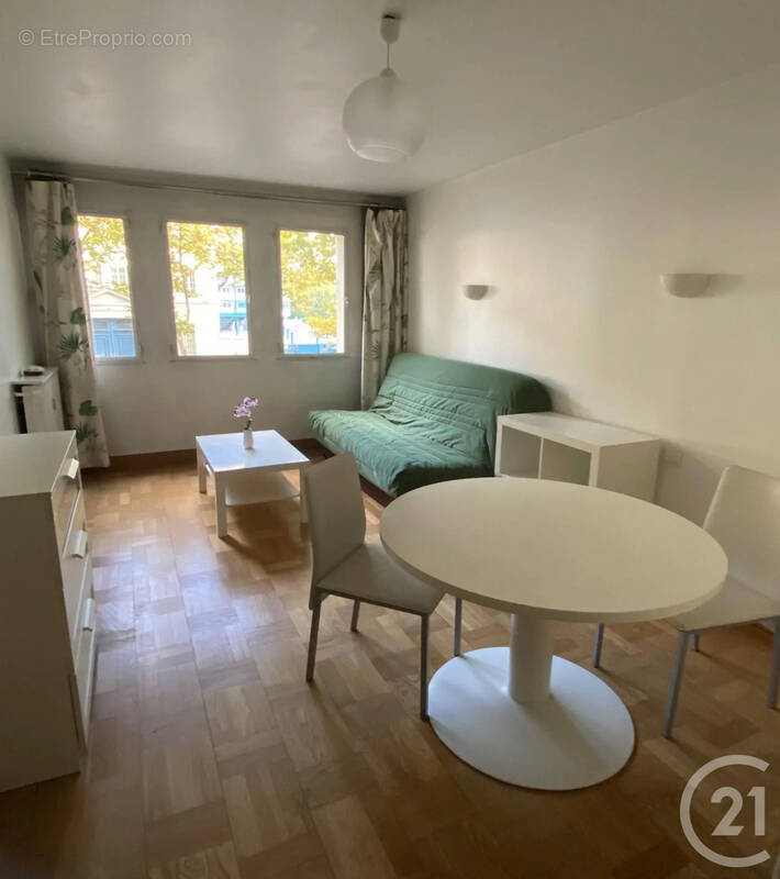 Appartement à NEUILLY-SUR-SEINE